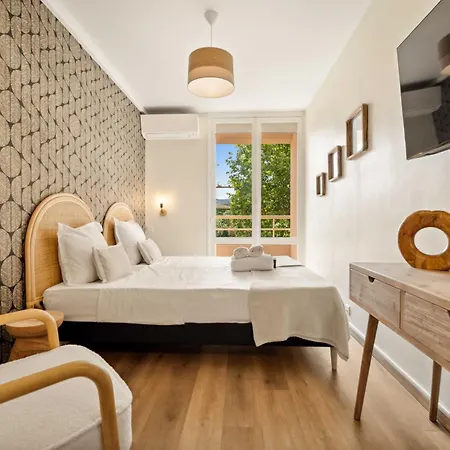 Modern Sea View -2br-4p- شقة *